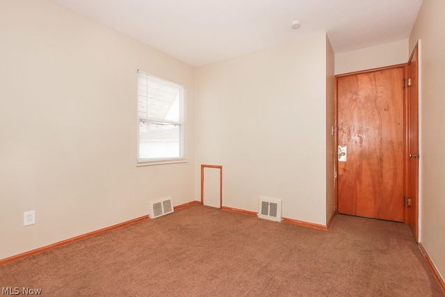 15305 Rockside Road, Maple Heights, OH 44137