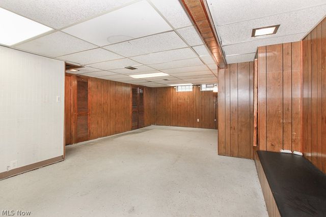 15305 Rockside Road, Maple Heights, OH 44137