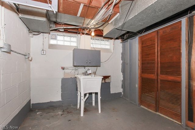 15305 Rockside Road, Maple Heights, OH 44137