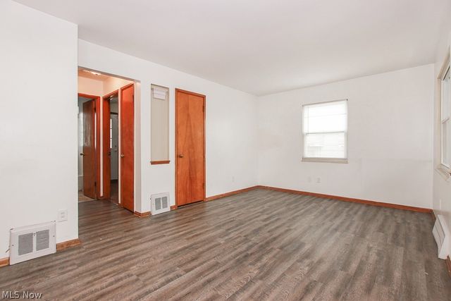 15305 Rockside Road, Maple Heights, OH 44137