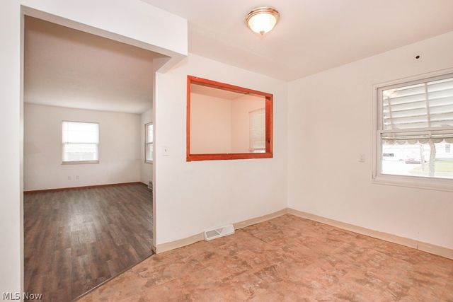 15305 Rockside Road, Maple Heights, OH 44137