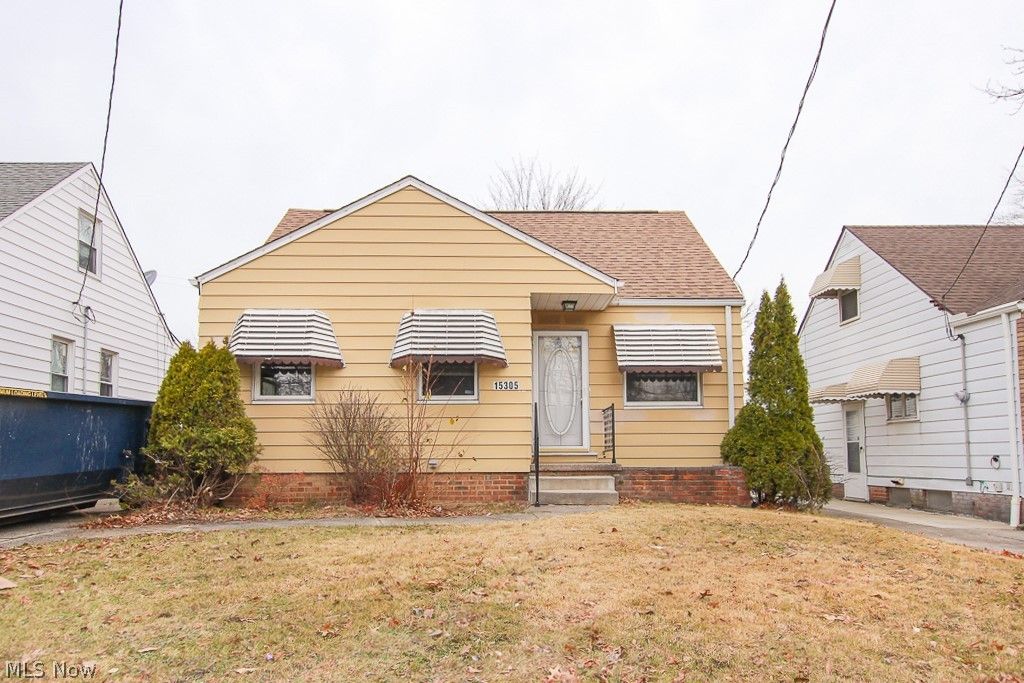 15305 Rockside Road, Maple Heights, OH 44137