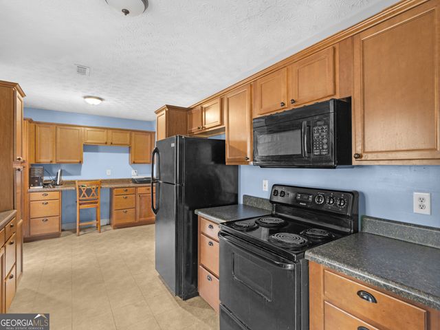 141 Royal Way, Mcdonough, GA 30252