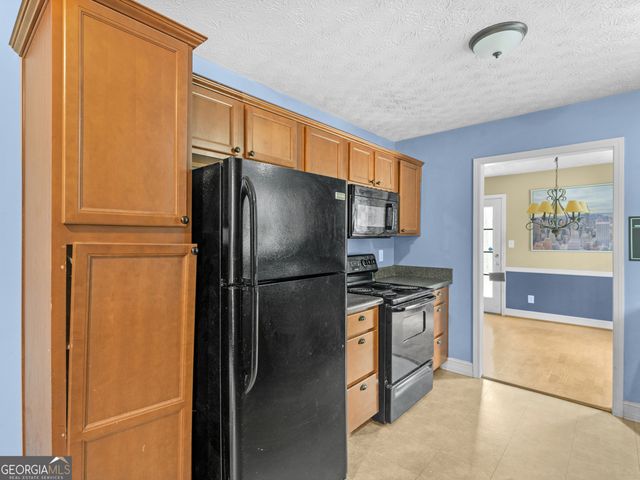 141 Royal Way, Mcdonough, GA 30252