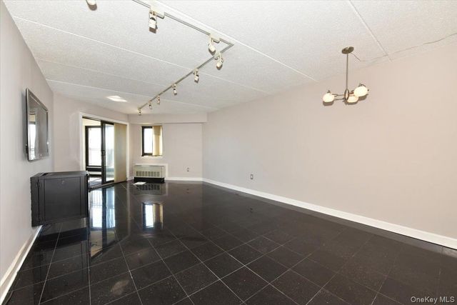 725 Miller Avenue 218, Freeport, NY 11520