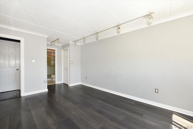 725 Miller Avenue 218, Freeport, NY 11520