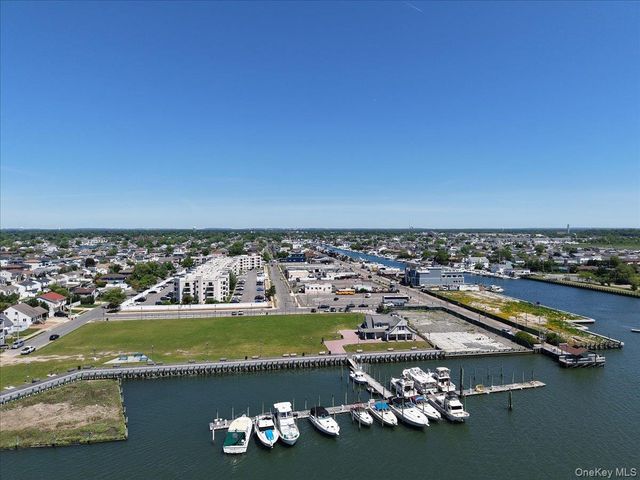 725 Miller Avenue 218, Freeport, NY 11520