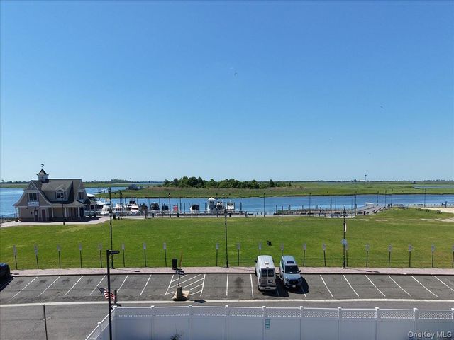 725 Miller Avenue 218, Freeport, NY 11520