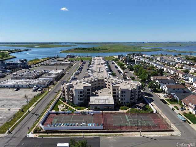 725 Miller Avenue 218, Freeport, NY 11520