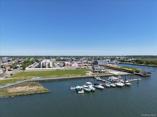 725 Miller Avenue 218, Freeport, NY 11520