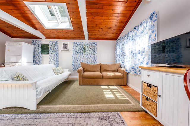 20 Hi-Ona Hill Road, Centerville, MA 02632