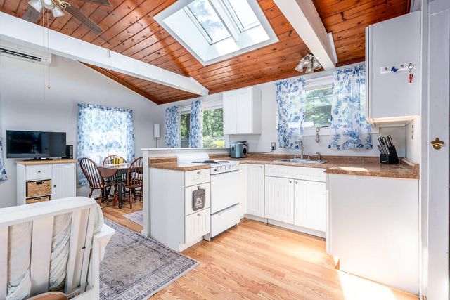 20 Hi-Ona Hill Road, Centerville, MA 02632