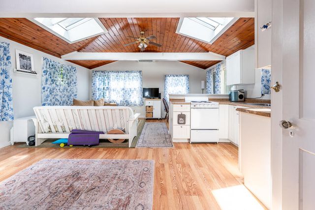 20 Hi-Ona Hill Road, Centerville, MA 02632