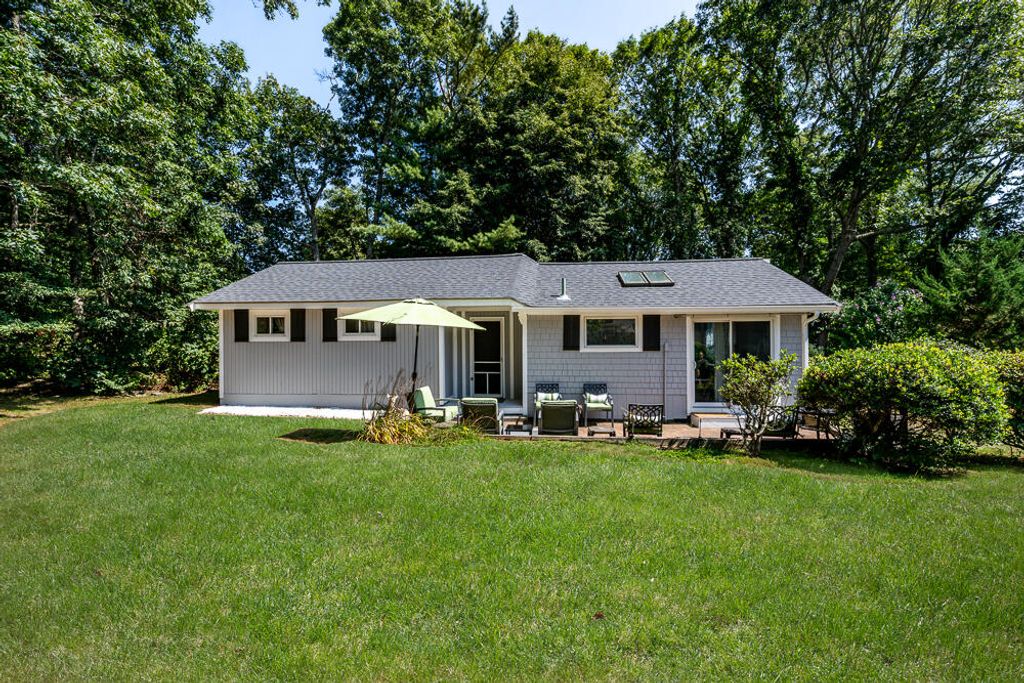20 Hi-Ona Hill Road, Centerville, MA 02632
