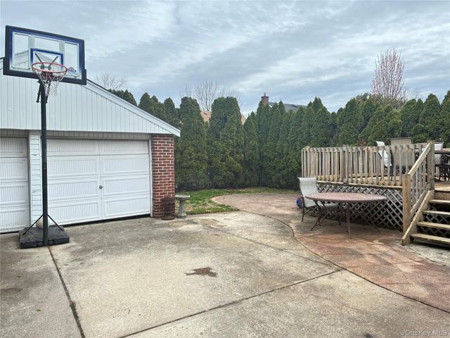 3 Chestnut Avenue, Floral Park, NY 11001