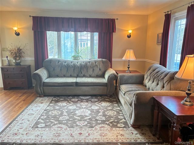 3 Chestnut Avenue, Floral Park, NY 11001