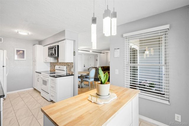 7395 E Eastman Avenue 201M, Denver, CO 80231