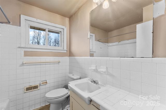 326 Neal Drive, Charlotte, NC 28213