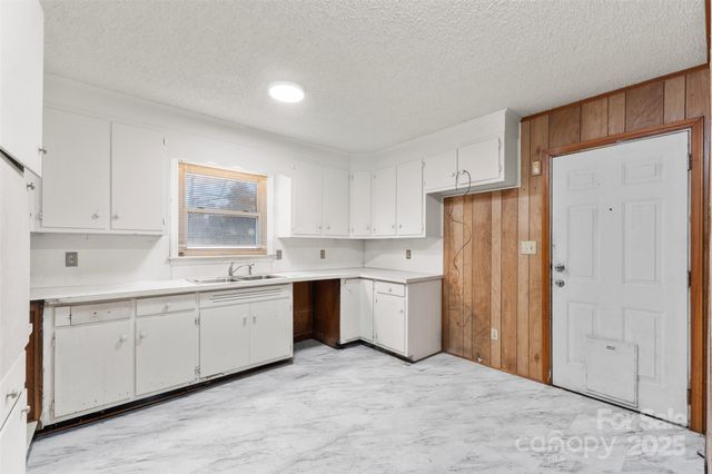 326 Neal Drive, Charlotte, NC 28213