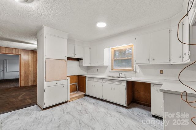 326 Neal Drive, Charlotte, NC 28213