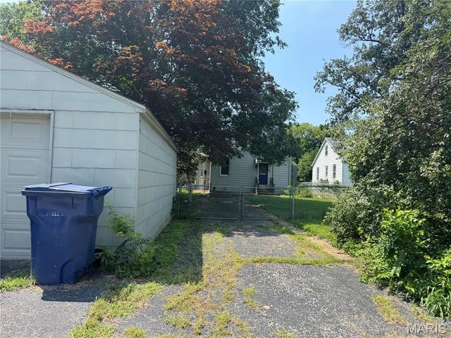407 Portland Avenue, Belleville, IL 62220