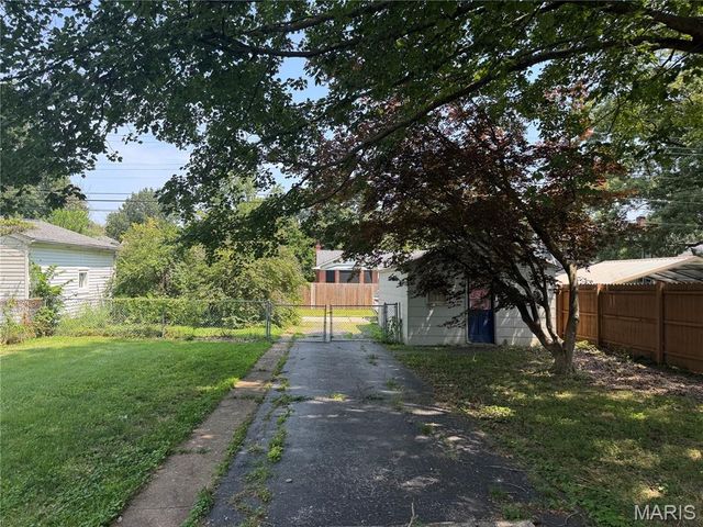 407 Portland Avenue, Belleville, IL 62220