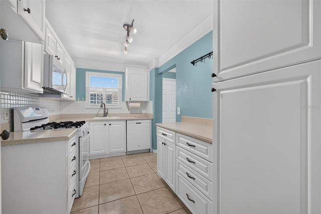 6025 SHORE BOULEVARD S 602, Gulfport, FL 33707