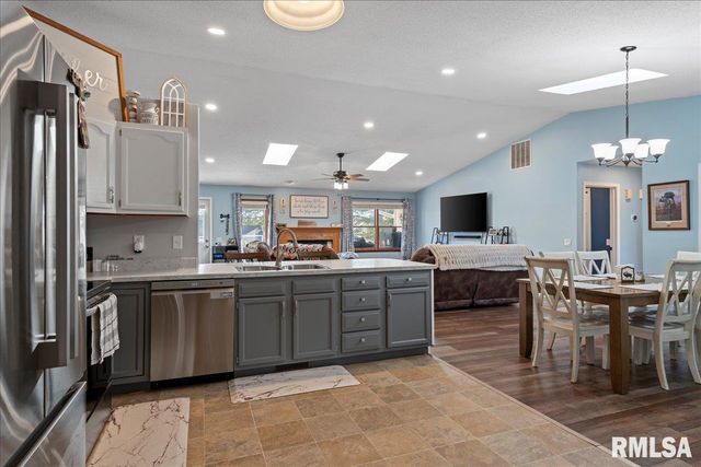 6214 Hayley Court, Springfield, IL 62712