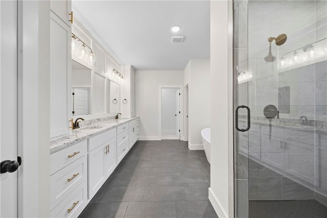 6416 S 59th Street, Rogers, AR 72758