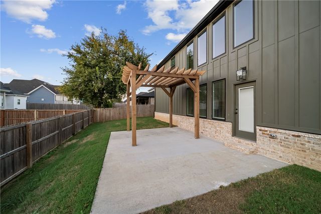 6416 S 59th Street, Rogers, AR 72758