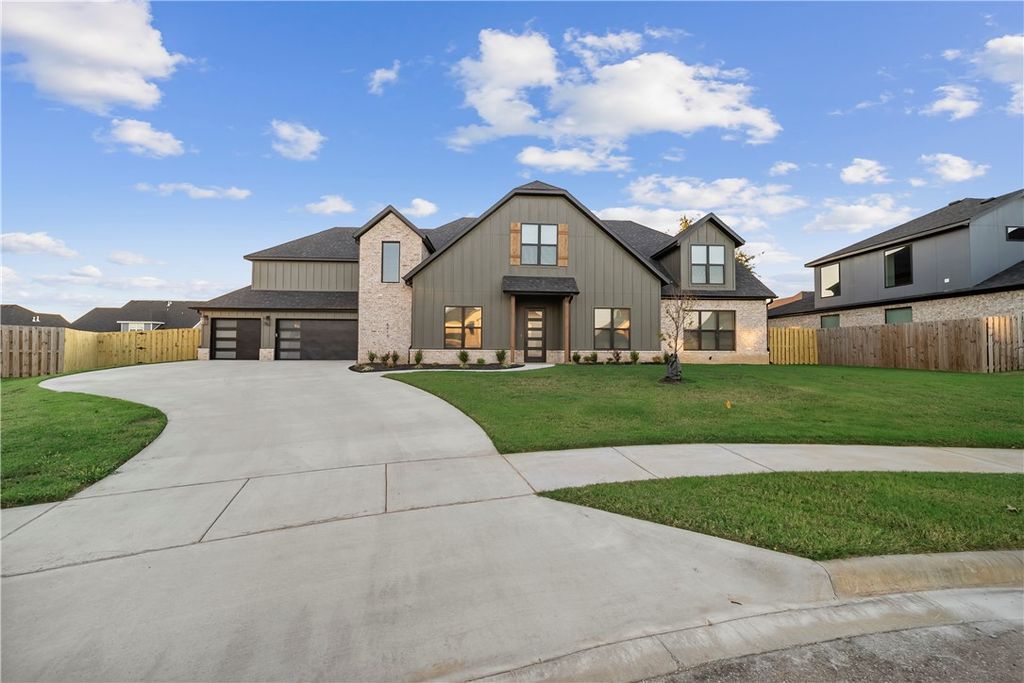 6416 S 59th Street, Rogers, AR 72758