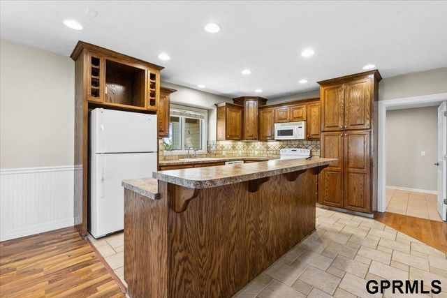 19640 Pawnee Road, Bennington, NE 68007