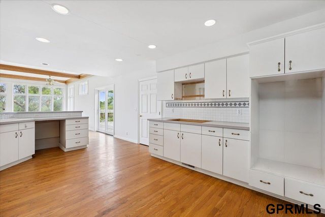 19640 Pawnee Road, Bennington, NE 68007