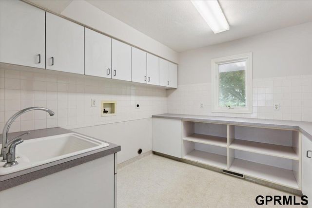 19640 Pawnee Road, Bennington, NE 68007