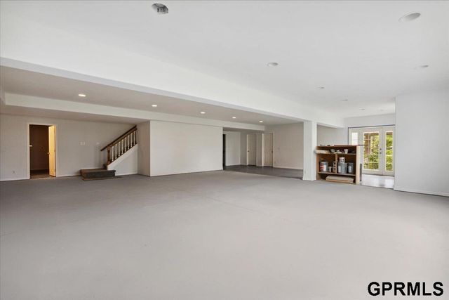 19640 Pawnee Road, Bennington, NE 68007