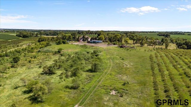 19640 Pawnee Road, Bennington, NE 68007