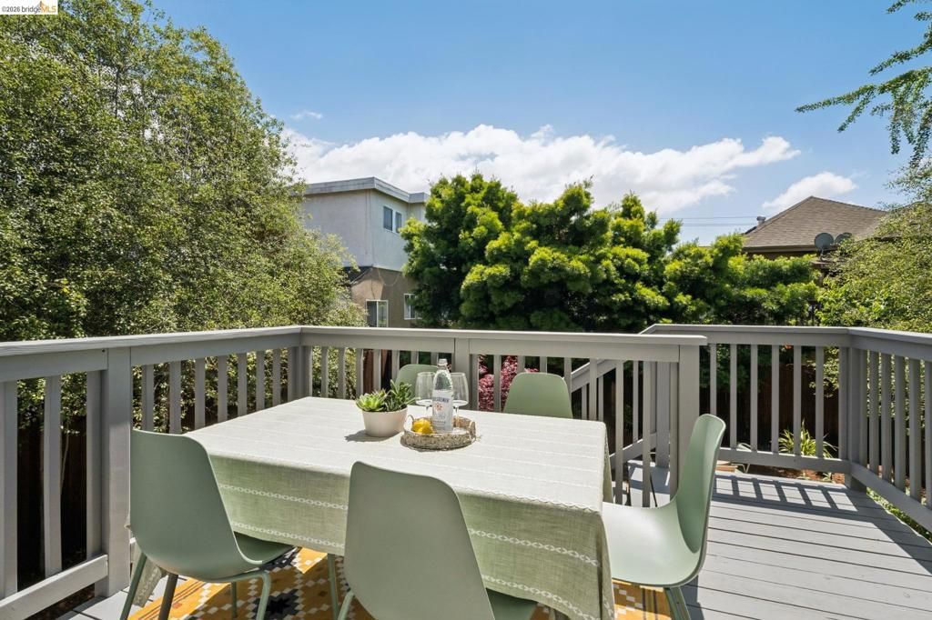 Image 13 of property listing at 933 56Th St, Oakland, CA 94608