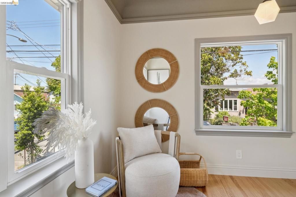 Image 15 of property listing at 933 56Th St, Oakland, CA 94608