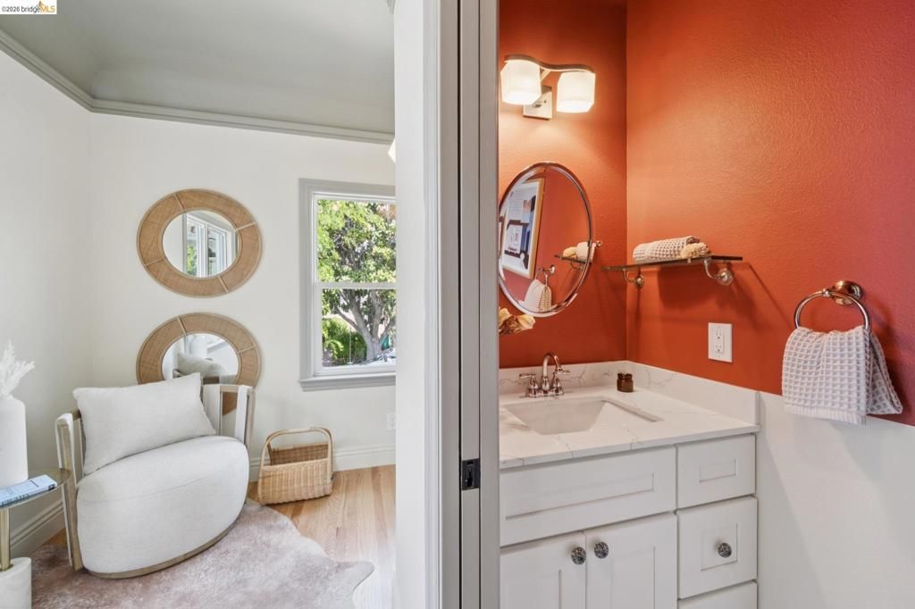 Image 19 of property listing at 933 56Th St, Oakland, CA 94608