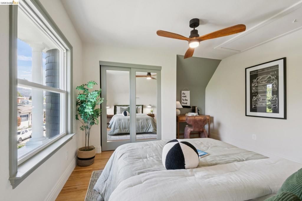 Image 22 of property listing at 933 56Th St, Oakland, CA 94608