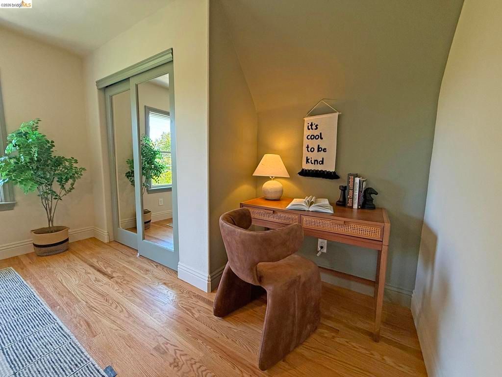 Image 24 of property listing at 933 56Th St, Oakland, CA 94608