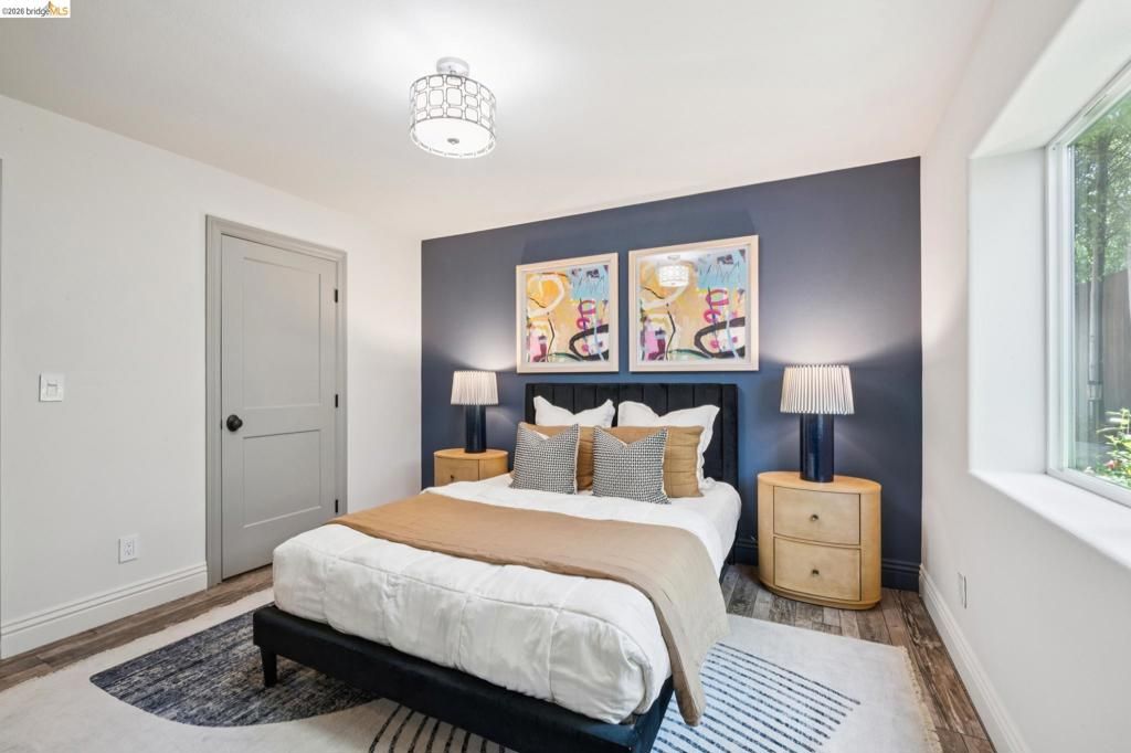 Image 34 of property listing at 933 56Th St, Oakland, CA 94608