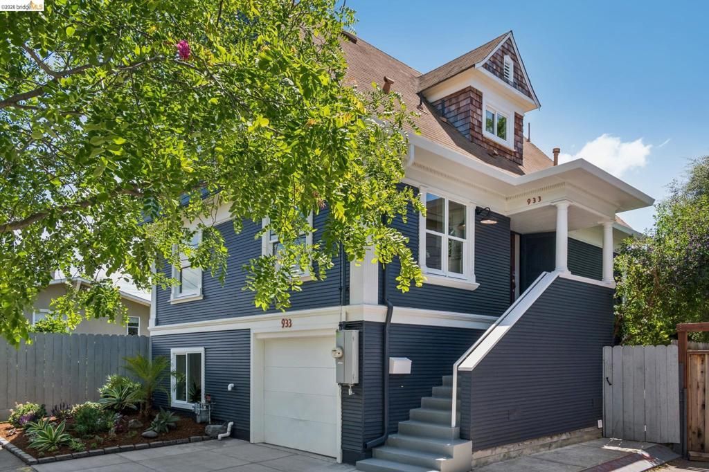 Image 43 of property listing at 933 56Th St, Oakland, CA 94608