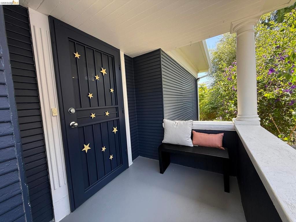 Image 45 of property listing at 933 56Th St, Oakland, CA 94608