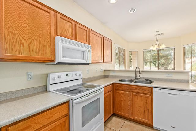 4091 S Vineyard Avenue, Gilbert, AZ 85297