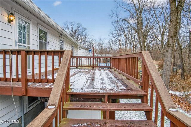 7 Bluebird Court, Waterford, NY 12188