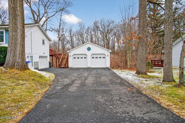 7 Bluebird Court, Waterford, NY 12188