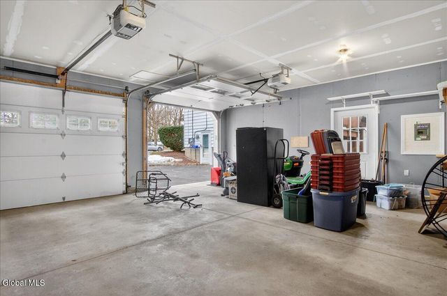 7 Bluebird Court, Waterford, NY 12188