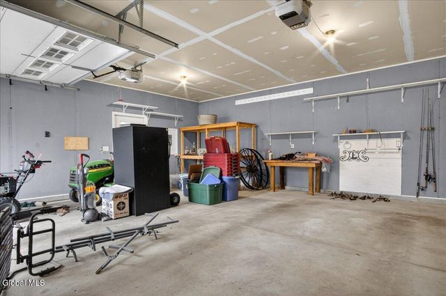 7 Bluebird Court, Waterford, NY 12188