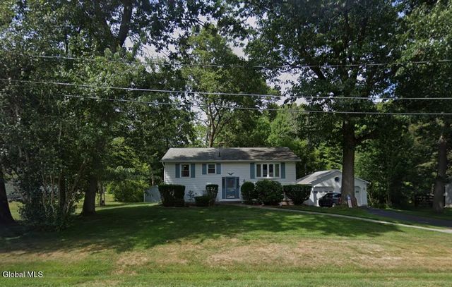 7 Bluebird Court, Waterford, NY 12188